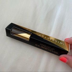 Anastasia dipbrow gel in medium brown